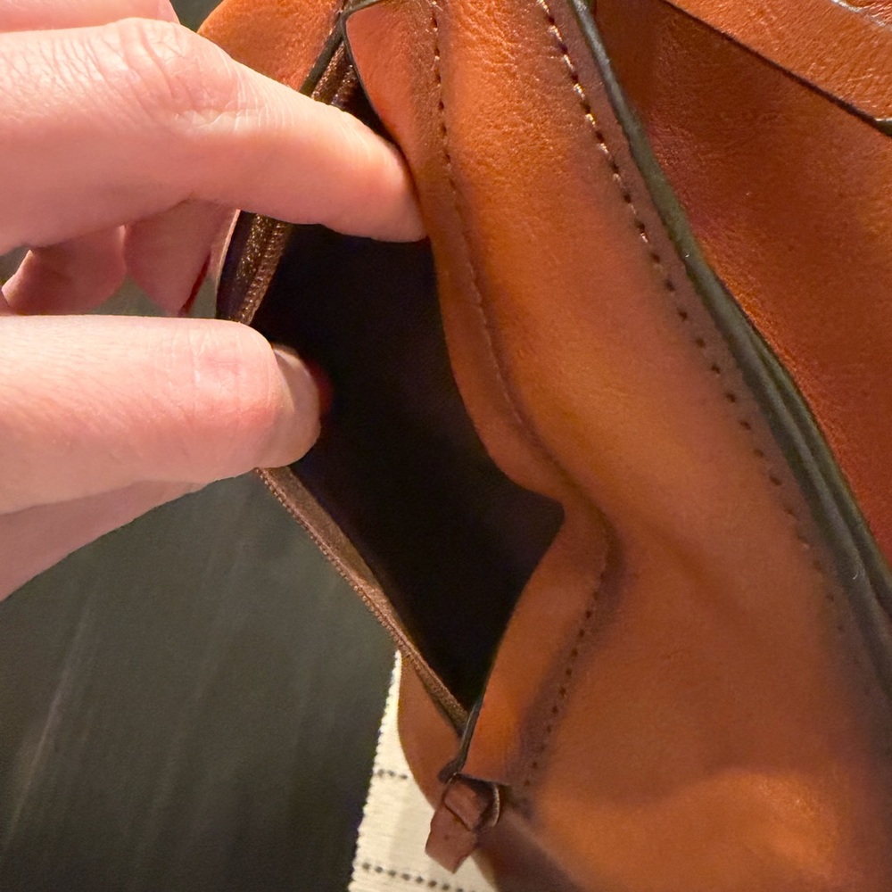FEIGITOR Genuine Leather Sling Bag – NWT | Coffee Brown Crossbody - Picture 13 of 14